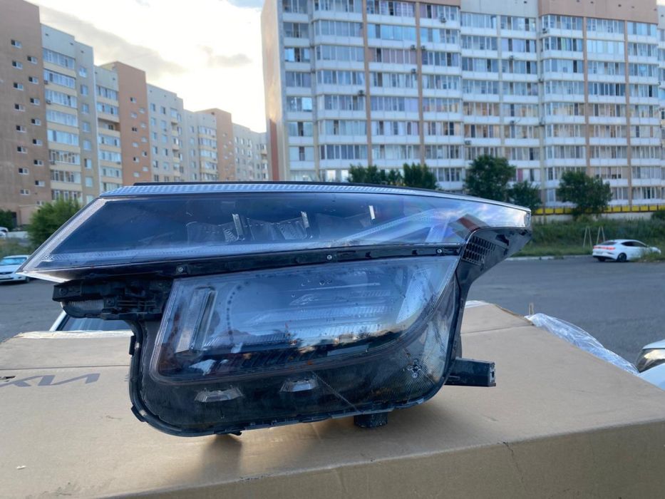 Kia Seltos сол жақ фарасы
