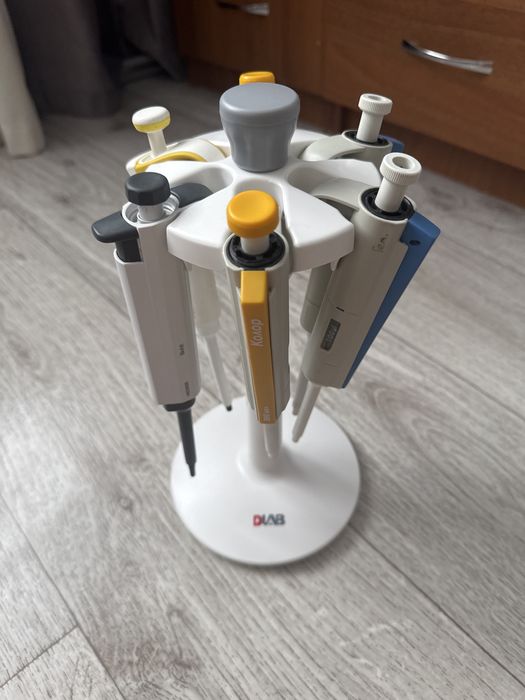 Набор дозаторов с подставкой для Лаборатории