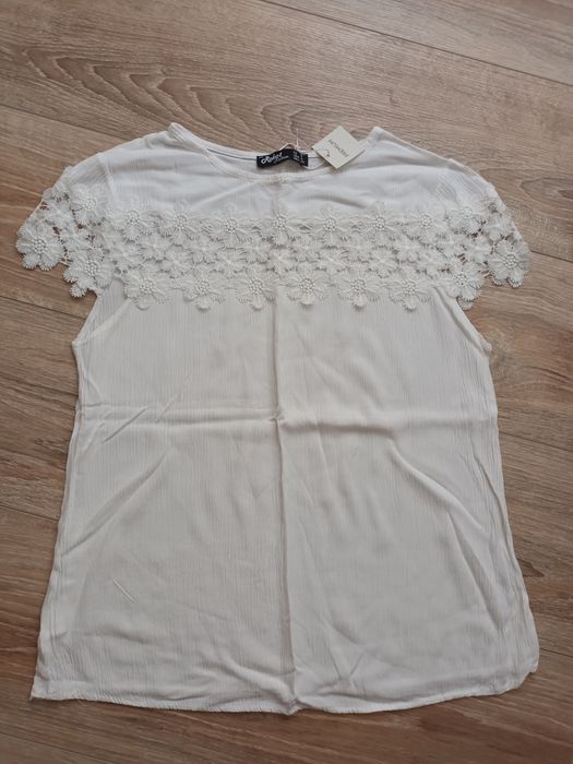 Нова бяла блуза с къс ръкав размер S