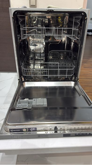 Посудомойка (б/у) Electrolux