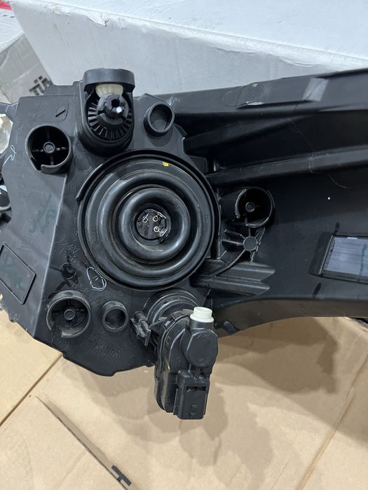 Ford KA MK3 преден Фар Десен Оригинален Форд Ка МК3 Нов ОЕМ