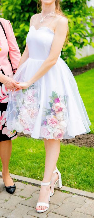 Rochie alba, cu flori 3D, pentru cununie civila, marime XS-S