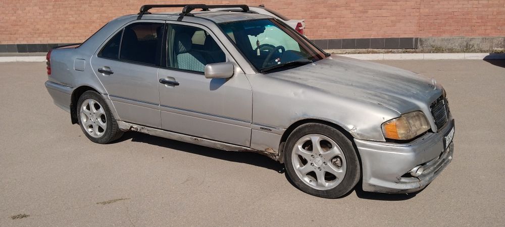 Продам Мерседес 202