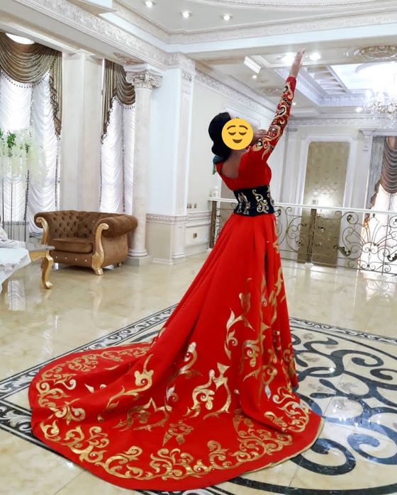 Продам сценические костюмы