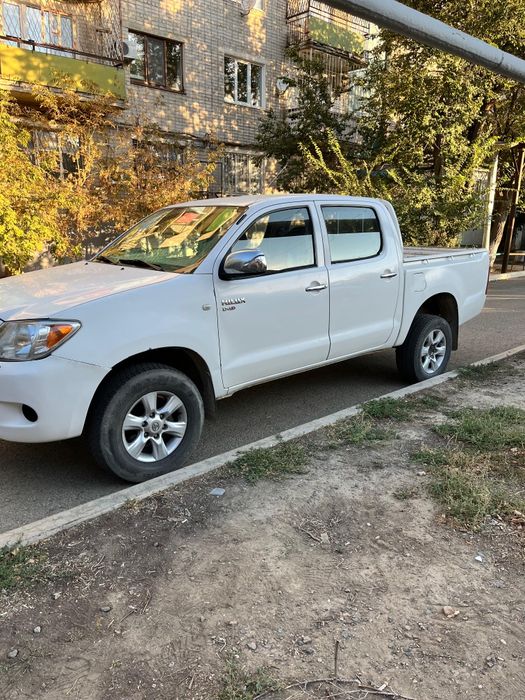 Тойота пикап Хайлюкс