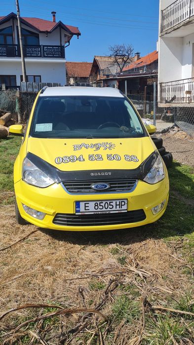 Продавам мини ван форд галакси 2015