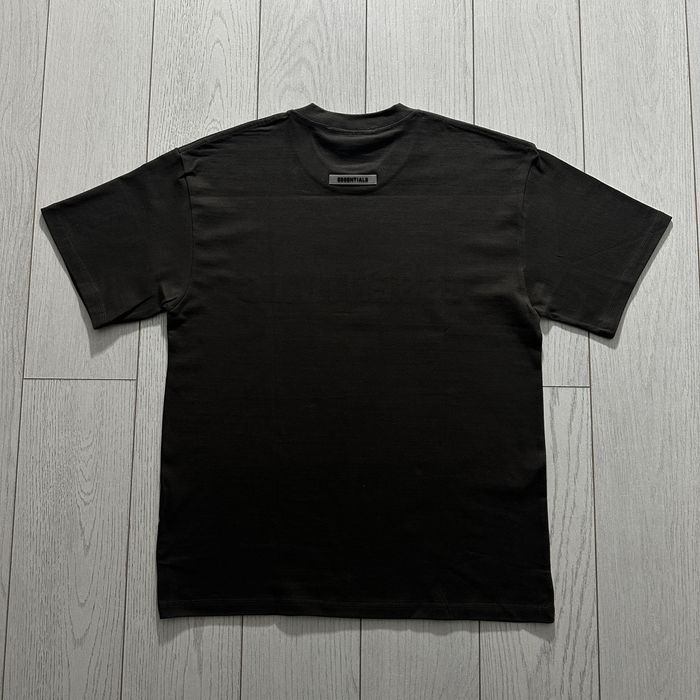 Футболка Essentials