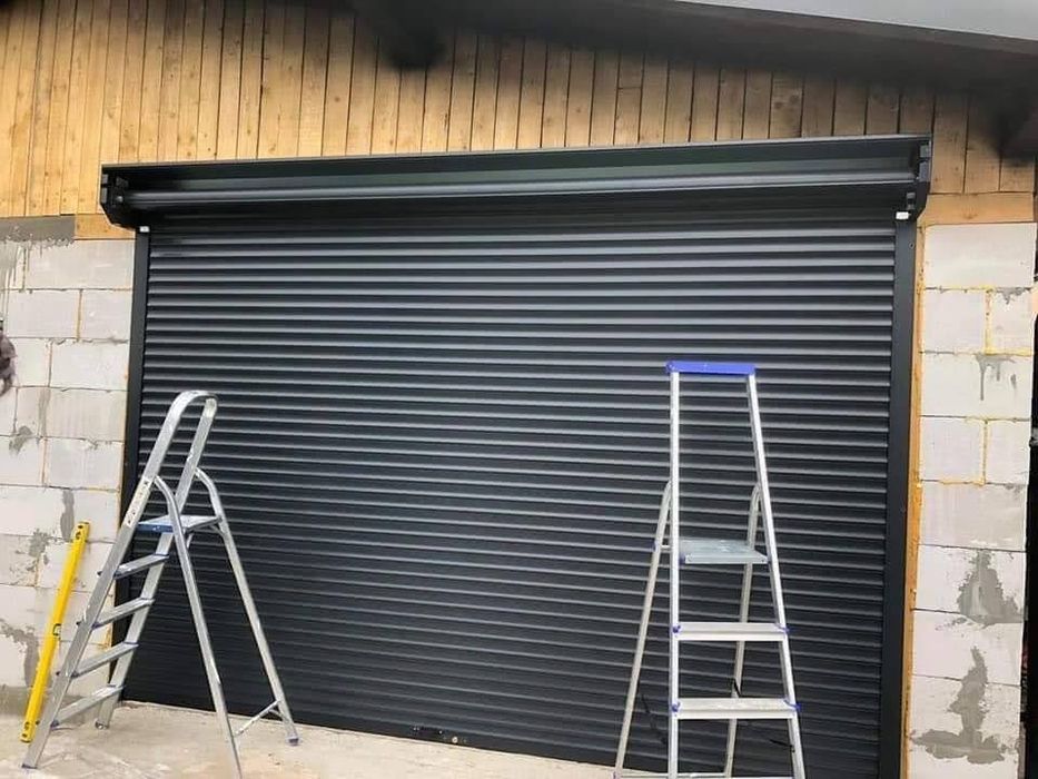 Usi garaj tip rulou Aluminiu