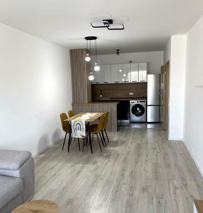 Дава се под наем Двустаен апартамент в Пловдив, Христо Смирненски - 74 кв.м за 500 € - Снимка #1