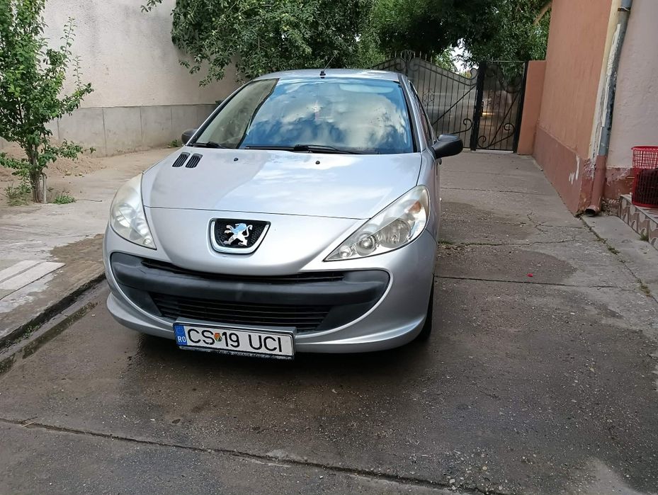 Vând peugeot  206+ an 2011 motor 1.4 benzina  km reali 105.000 distribuția schimbata la 96.000 FISCAL PE LOC  0749 300 646