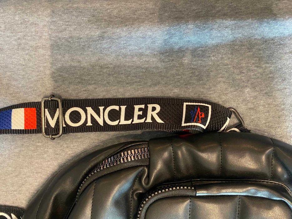 Rucsac negru deosebit