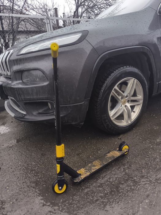 Трюковой самокат