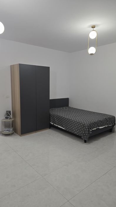Închiriez apartament cu o camera