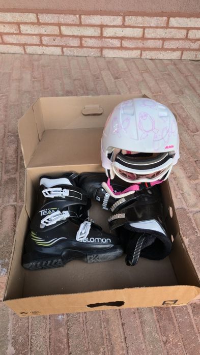 Echipament ski, clapari, casca