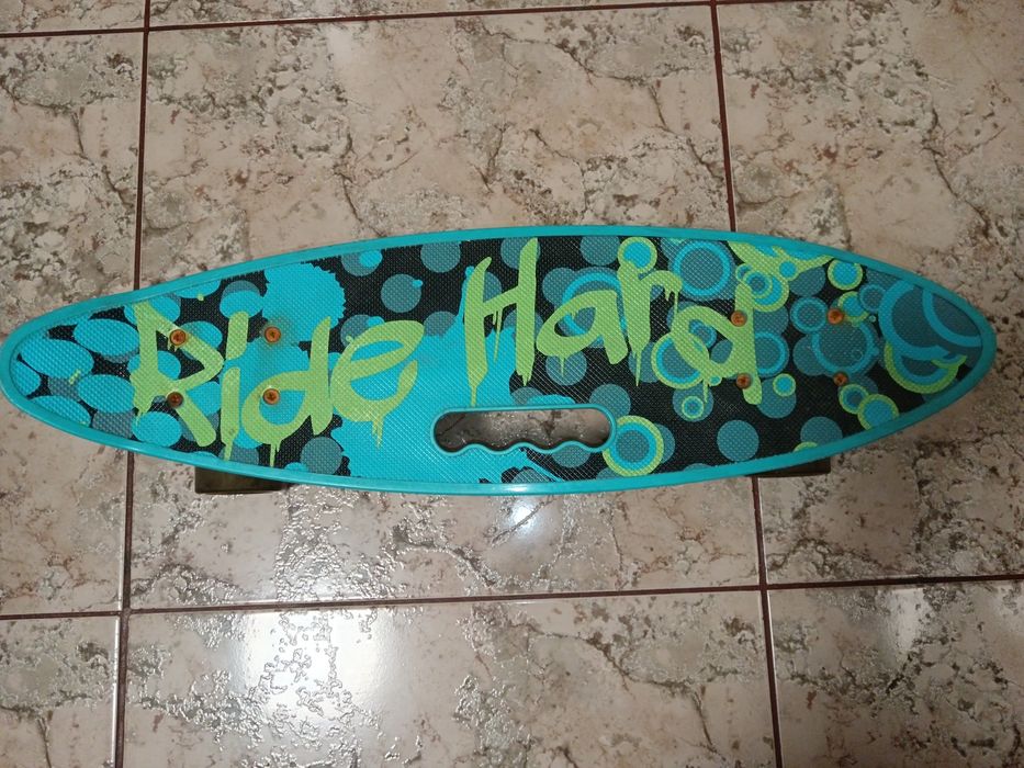 De vânzare skateboard copii 4-8 ani cu lumini roți