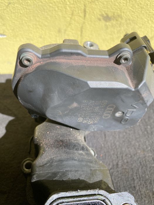 Galeri admisie cu motoras Audi A5 A4 B8 2.7 TDI V6 Pret 500 lei buc