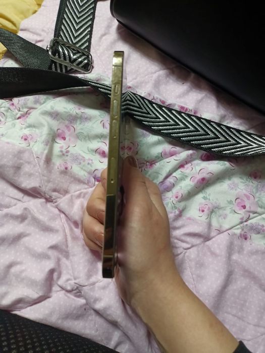 Ссрочно продам 12 про макс