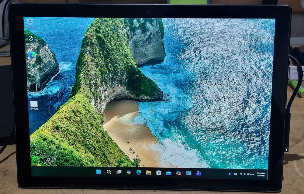 Microsoft Surface Pro 6, 256 Gb SSD, 8 Gb RAM, i5-8530U CPU, model 1796