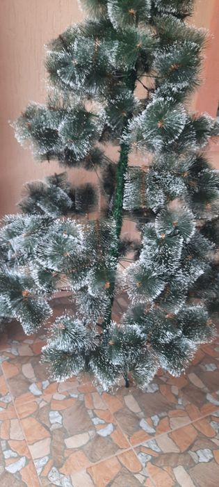 Новогодняя елка  продается