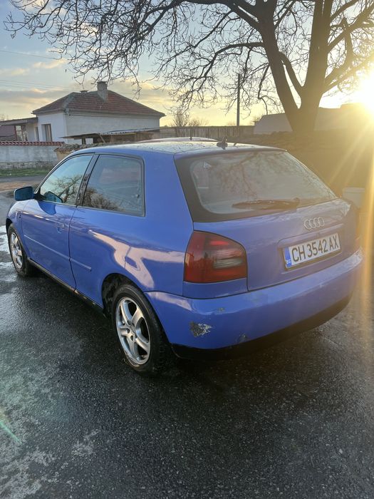 Продавам Audi 1.8