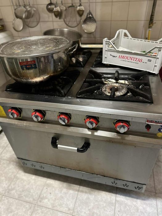 Продава се цялостно оборудване за заведение.