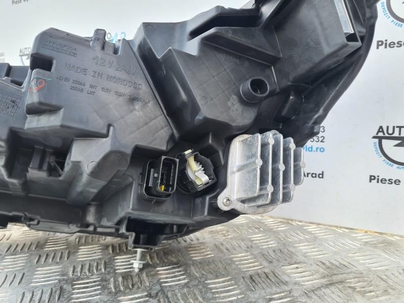 Far dreapta full LED MATRIX Opel Corsa F