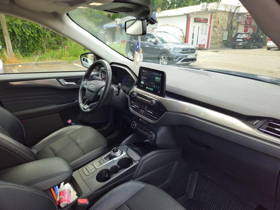 FORD Kuga 2022 — imagine 2