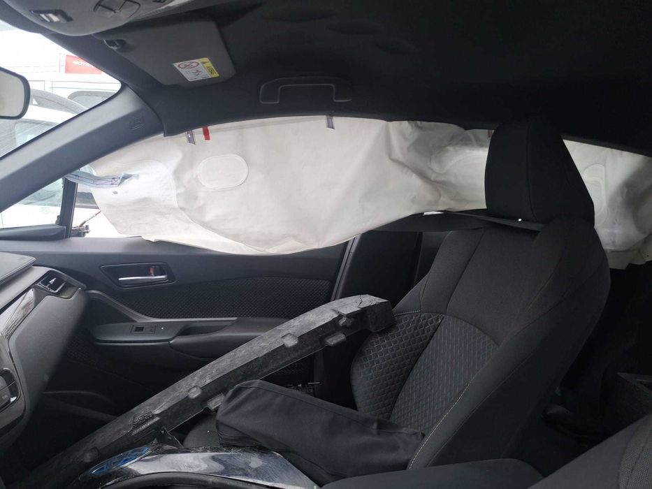 AVARIAT Toyota C-HR _2021_Hibrid_Automat