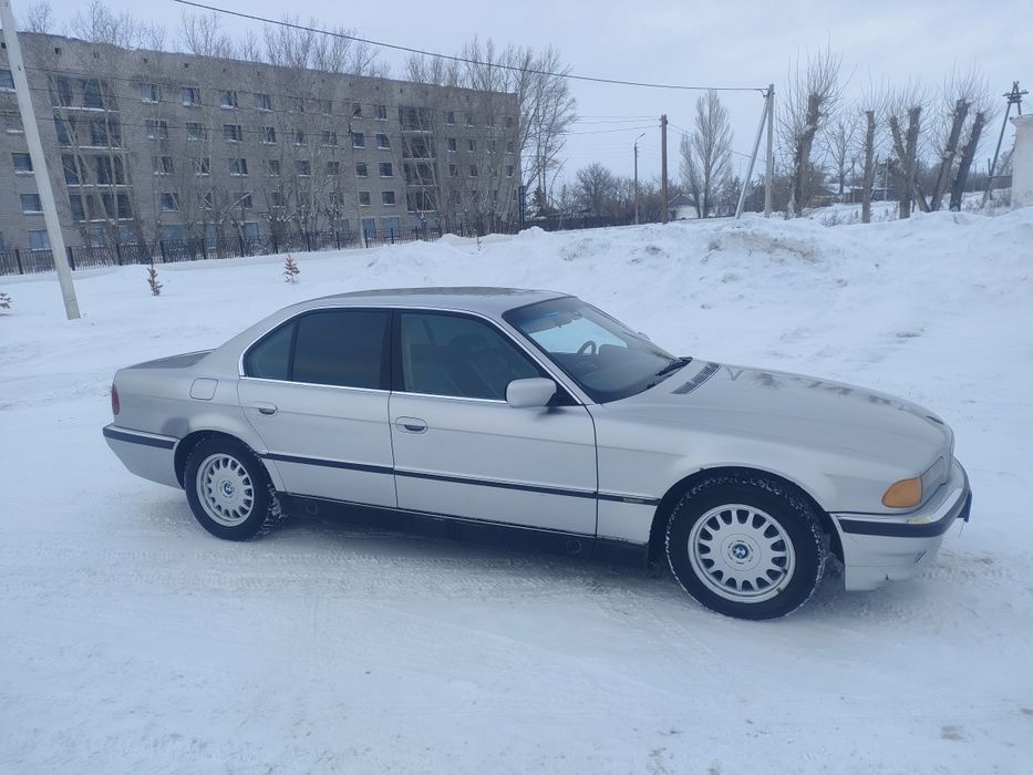 БМВ 370 бумер е38