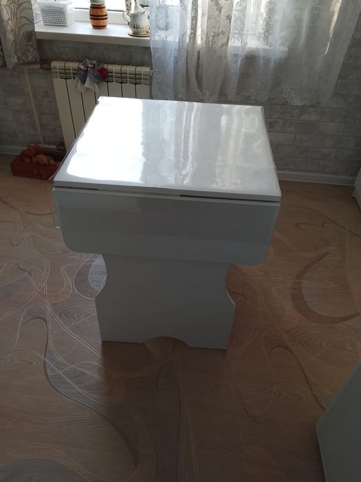 Продам кухонный стол