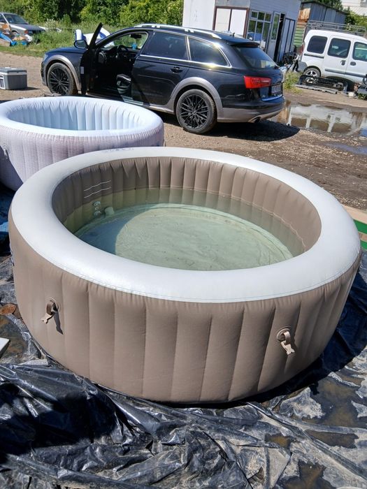 Jacuzi de 6 pers cu incalzire si bule preț 1800 lei