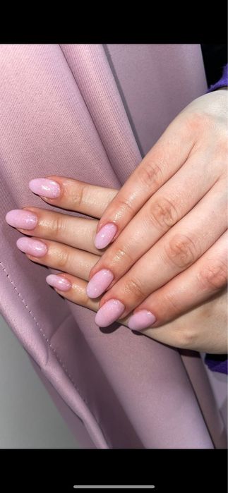 Servicii de coafor machiaj frizerie si unghii cu gel