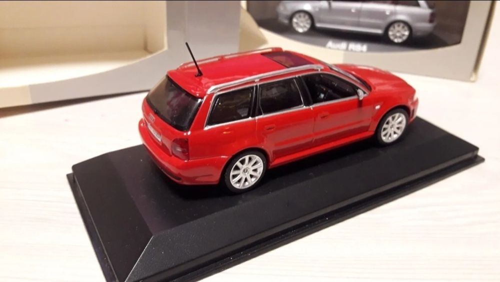 Модел Minichamps 1:43 Audi RS4 Avant B5