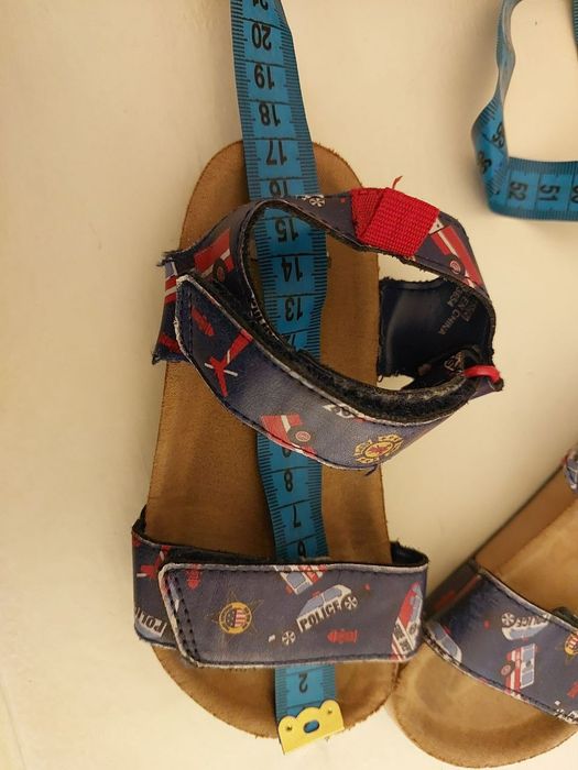 Детские сандалики в отличном состоянии.