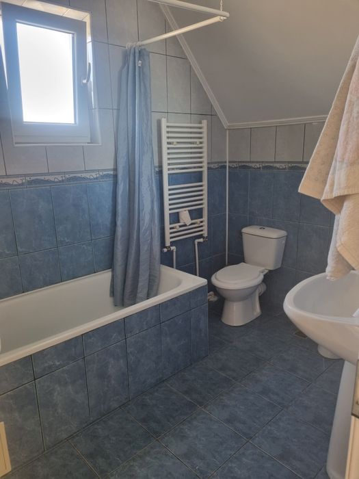 Închiriez casă Scheia