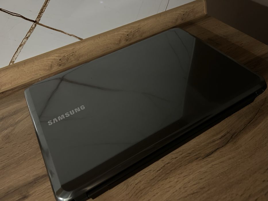 Ноутбук Samsung хороший
