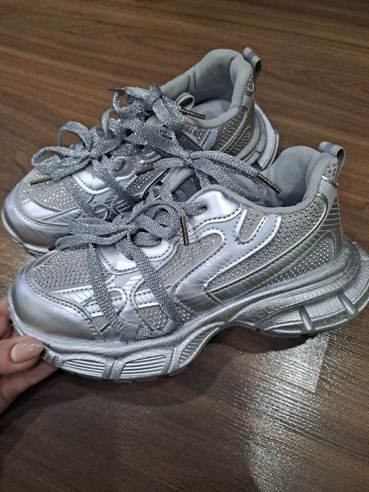 Кроссовки детские