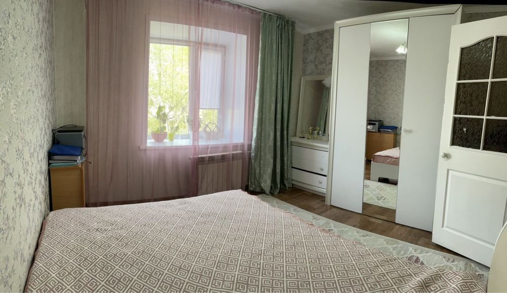 Продам спальный гарнитур