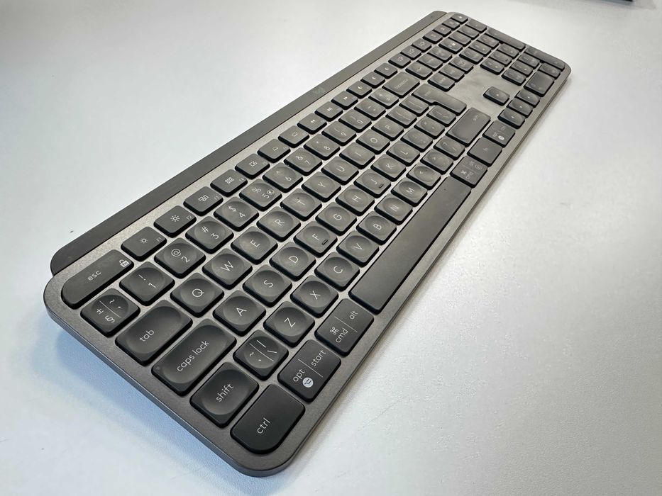 Logitech MX Keys за Windows и MAC безжична клавиатура с подсветка