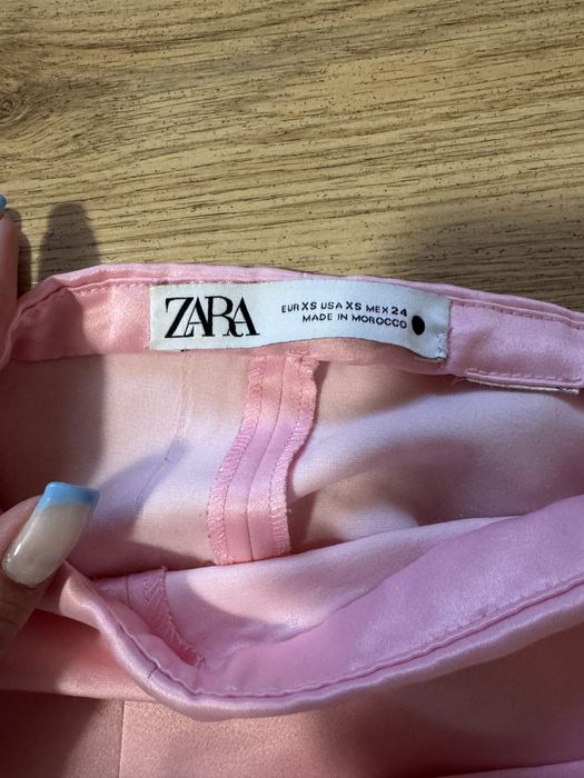 Розова сатенена пола Zara