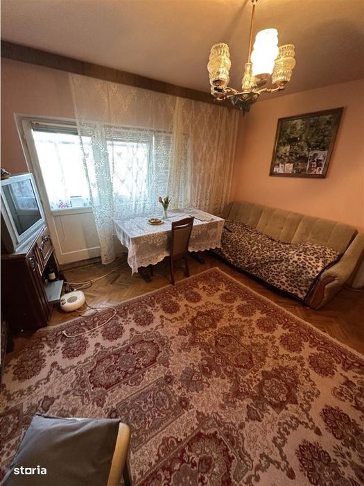 3 camere decomandat cu 2 bai centrala bloc mansardat cu loc de parcare