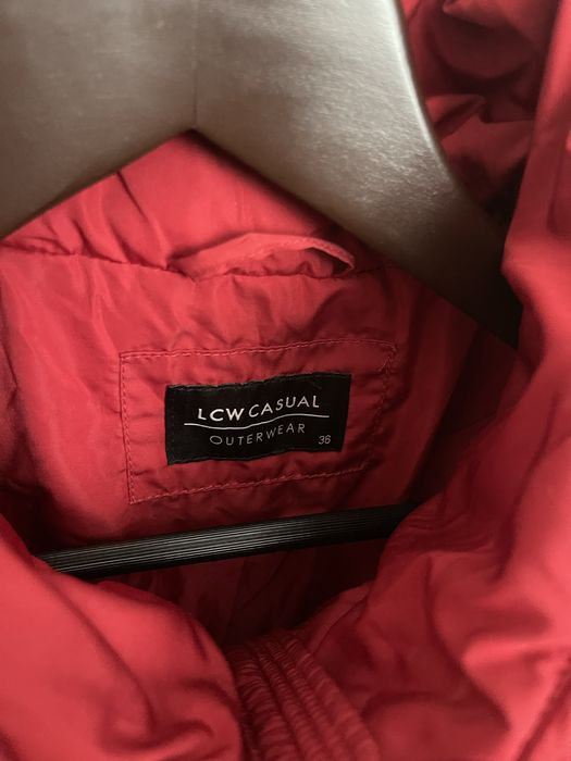 Продам женские куртки.