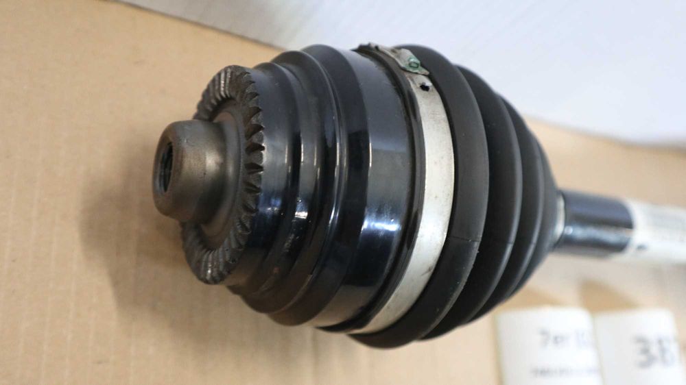 Предна лява полуоска БМВ Г11 Г12 Дължина L=614mm BMW G11 G12