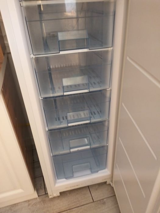 Морозильник , Бирюса. В отличном состоянии.