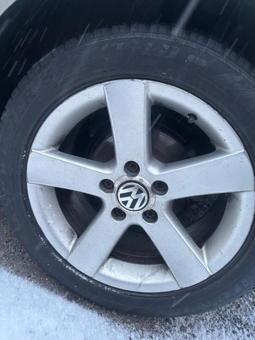 Ww passat, an 2004, automat. Preț 1450 euro negociabil.