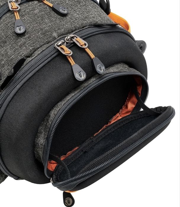 Borseta Daiwa, este noua.