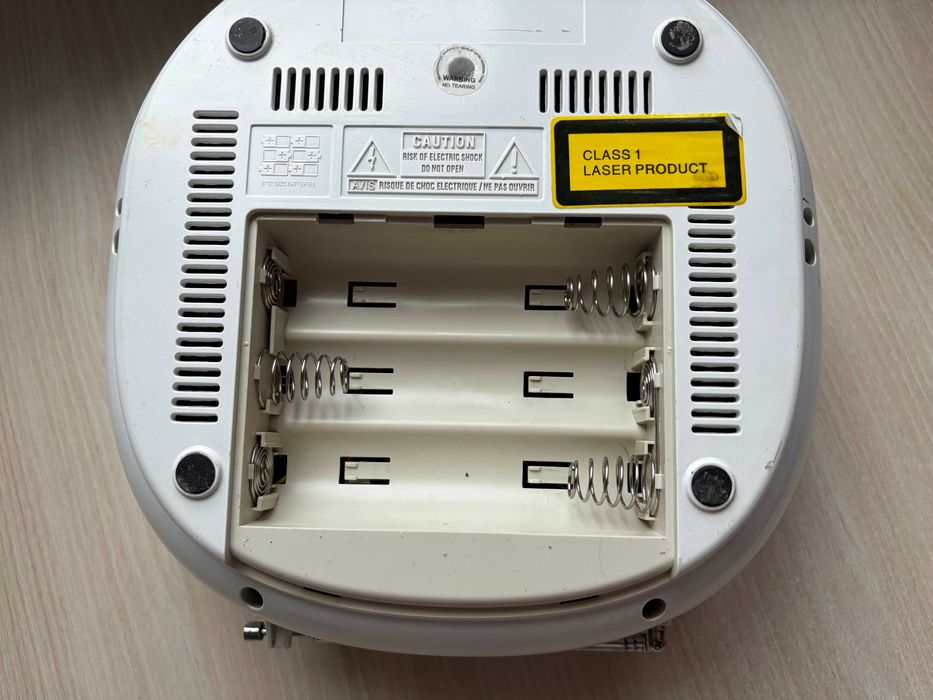 Продавам aудио микросистема Blaupunkt Boombox BB5WH с проблеми