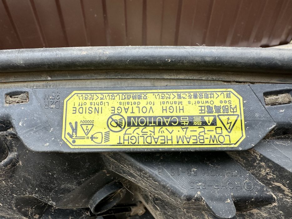 Фара на тойоту  альфард