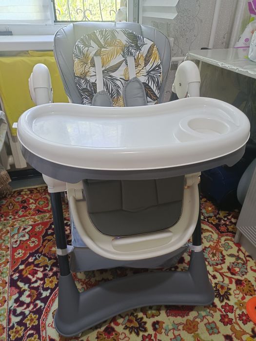 Детская стол для кормление