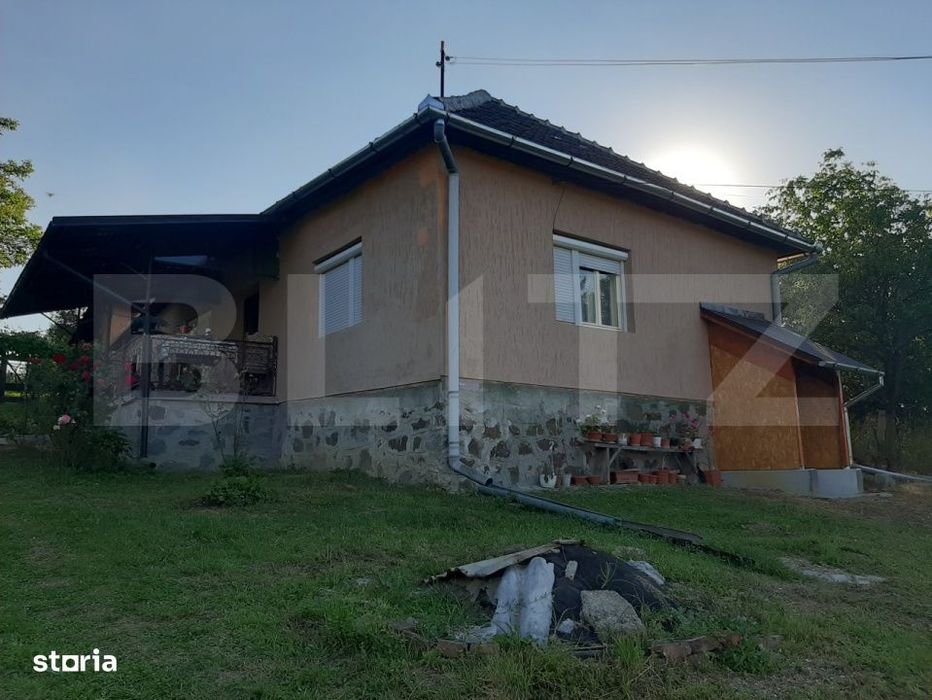 Casa 85 mp, teren 3232 mp, zona Brad